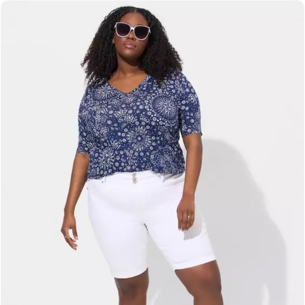 NWT Torrid Favorite V- Neck Super Soft Jersey Knit Tunic Tee, Size 1/1X/14/16